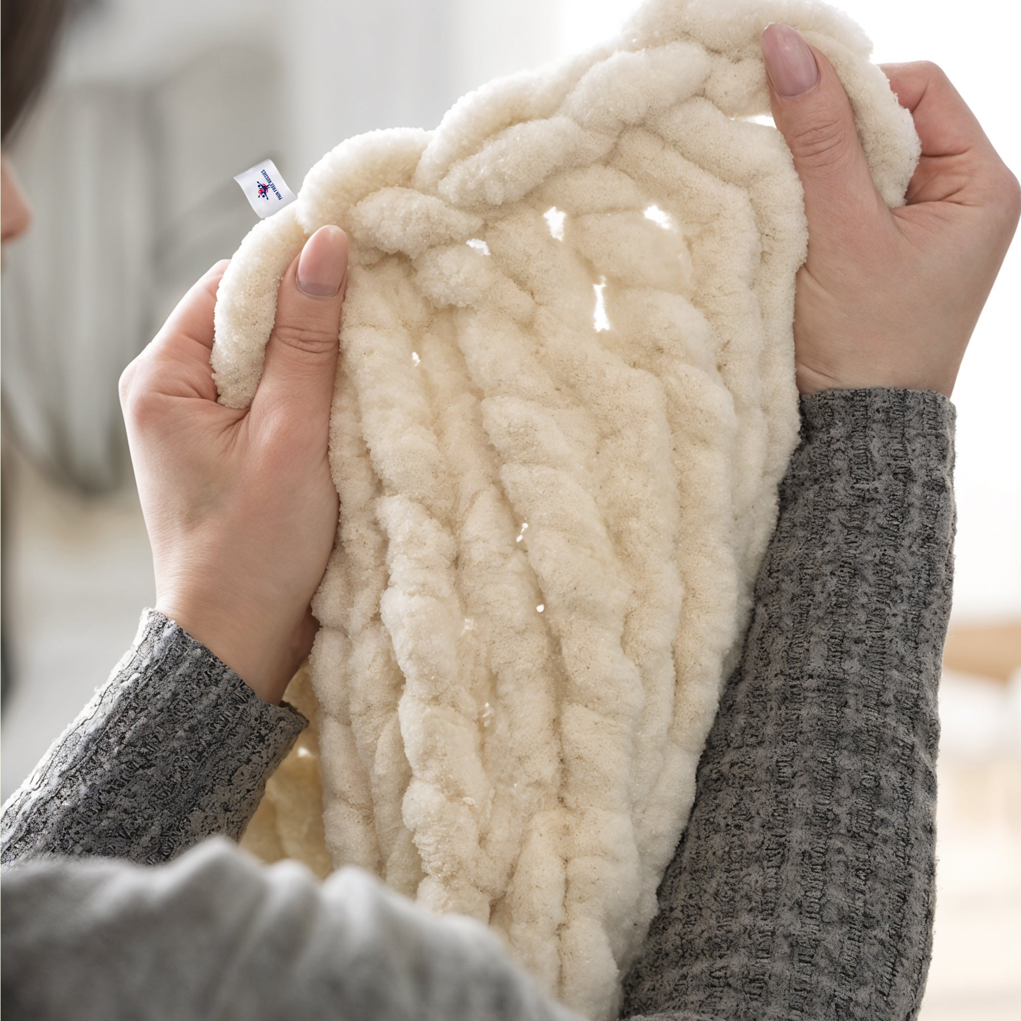 CozyNest - Handvävd Ullpläd i Mjuk Merinoull för Värme och Stil