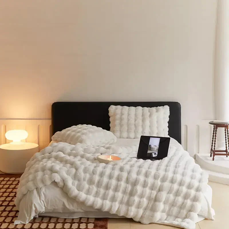 CozyNest - Mjuk Fleecepläd för Soffa och Säng, Året Runt Värme och Stil
