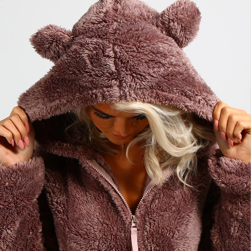 Cozybear - Supermjukt Fleece Onesie med Beroöron för Ultimat Komfort