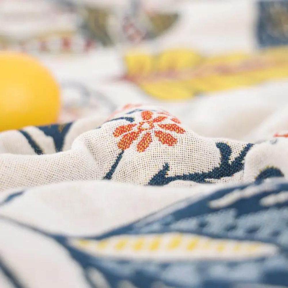 CozyNest - Vändbar Bomullsfilt med Blommönster för Stil och Komfort