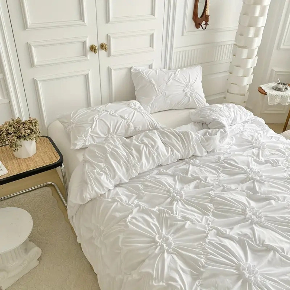 ElegantDreams - Sängkläder i Satin med Rynkat Blommönster och Dragkedja