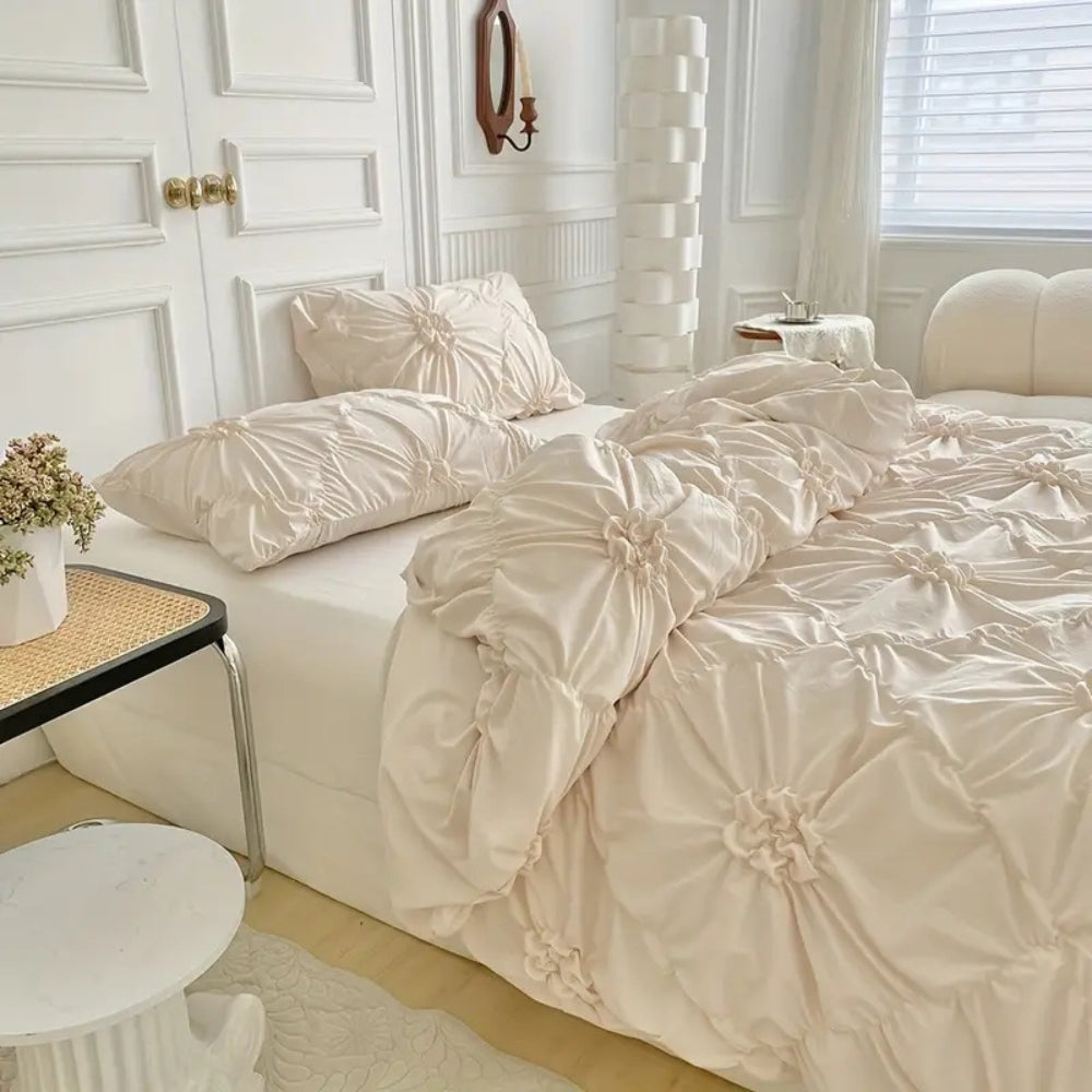 ElegantDreams - Sängkläder i Satin med Rynkat Blommönster och Dragkedja