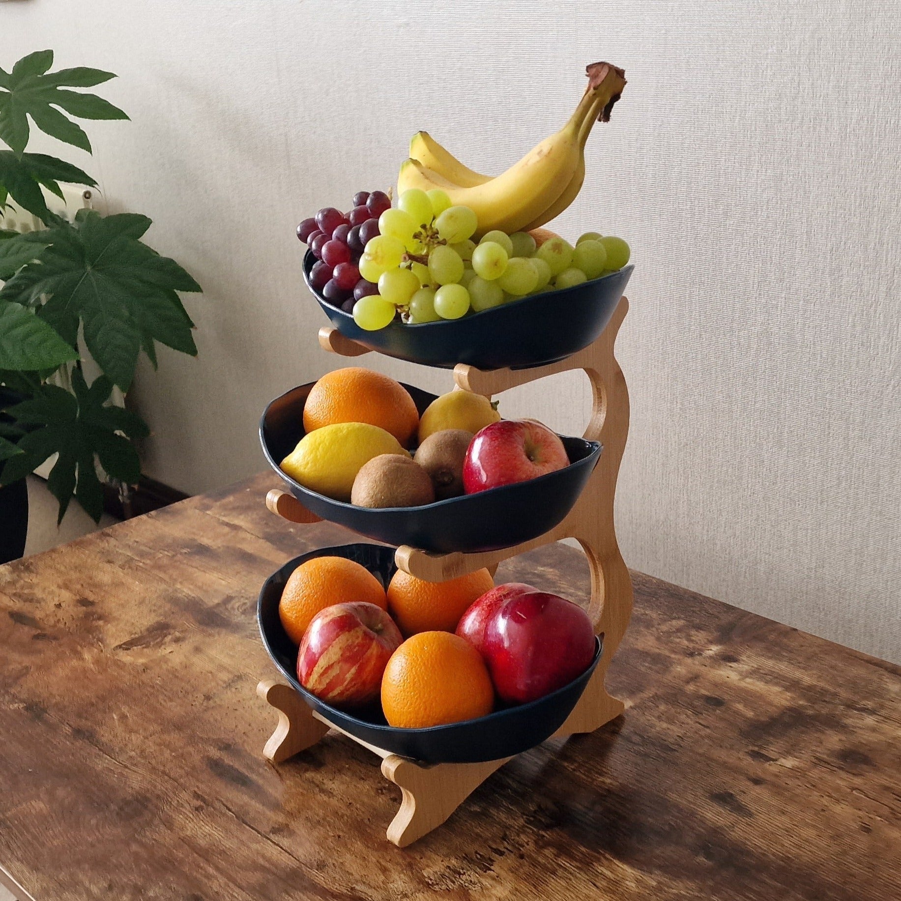 HomeStyle - Elegant Fruktställ med Träram och Flera Nivåer för Organisering
