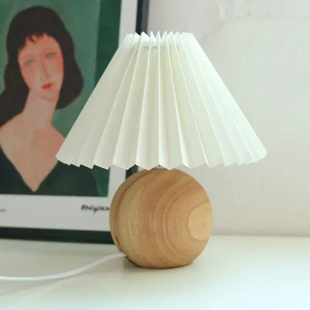 Lumara | Bordslampa – Vintage Design med Veckad Lampskärm för Mysig Belysning 4