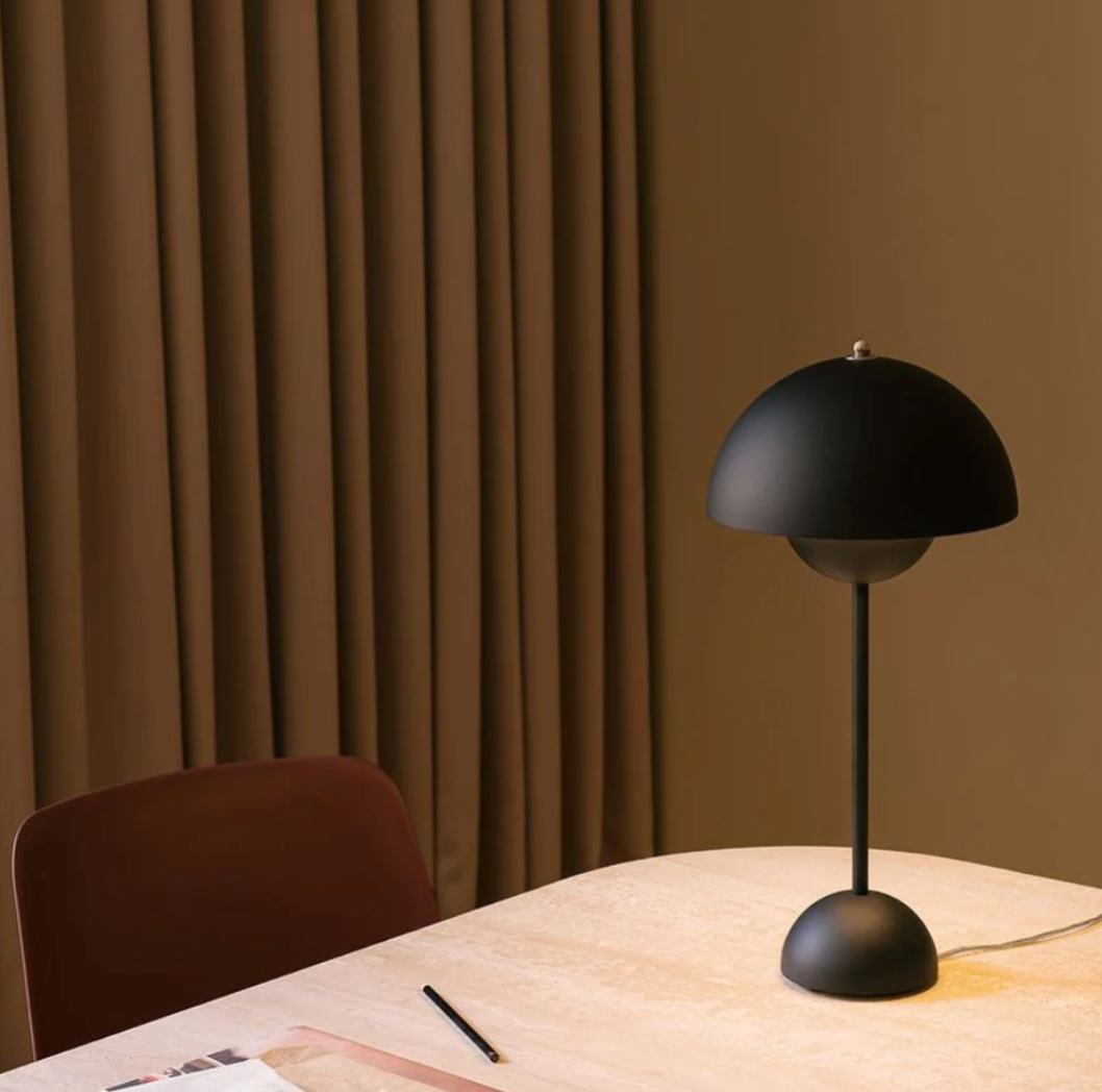 LunaLite - Trådlös Bordslampa med Retro Design och Dimmbar Touchfunktion