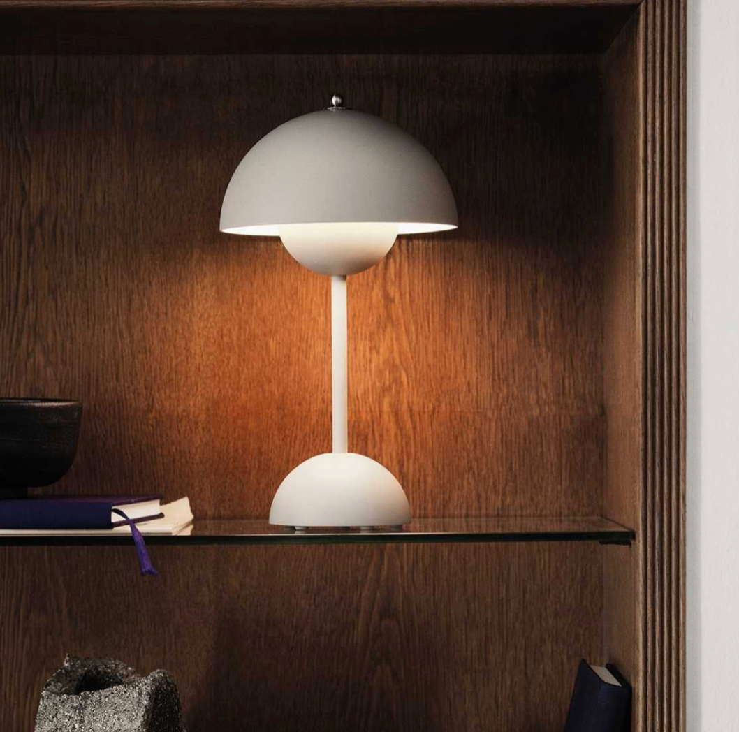 LunaLite - Trådlös Bordslampa med Retro Design och Dimmbar Touchfunktion