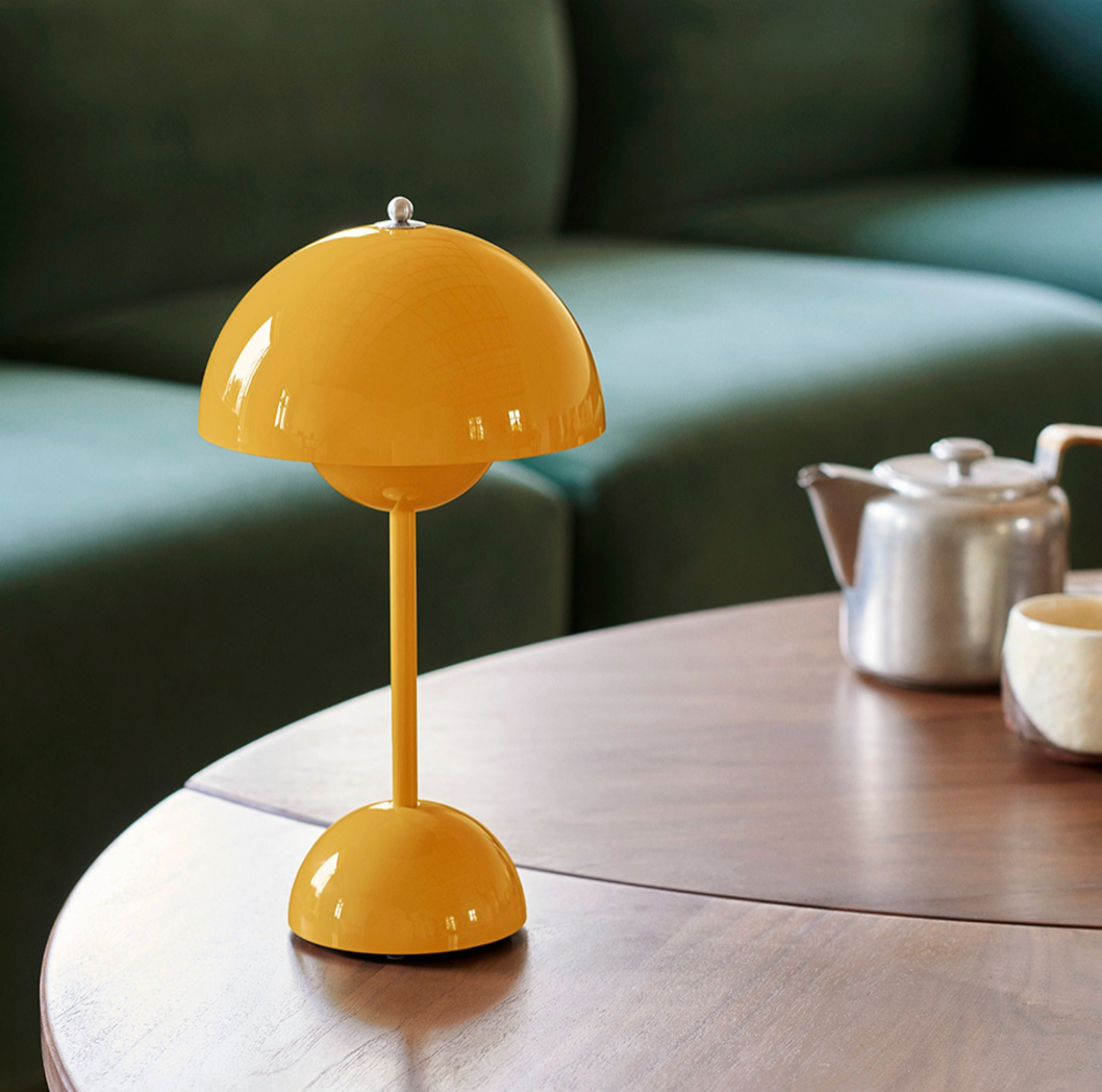 LunaLite - Trådlös Bordslampa med Retro Design och Dimmbar Touchfunktion