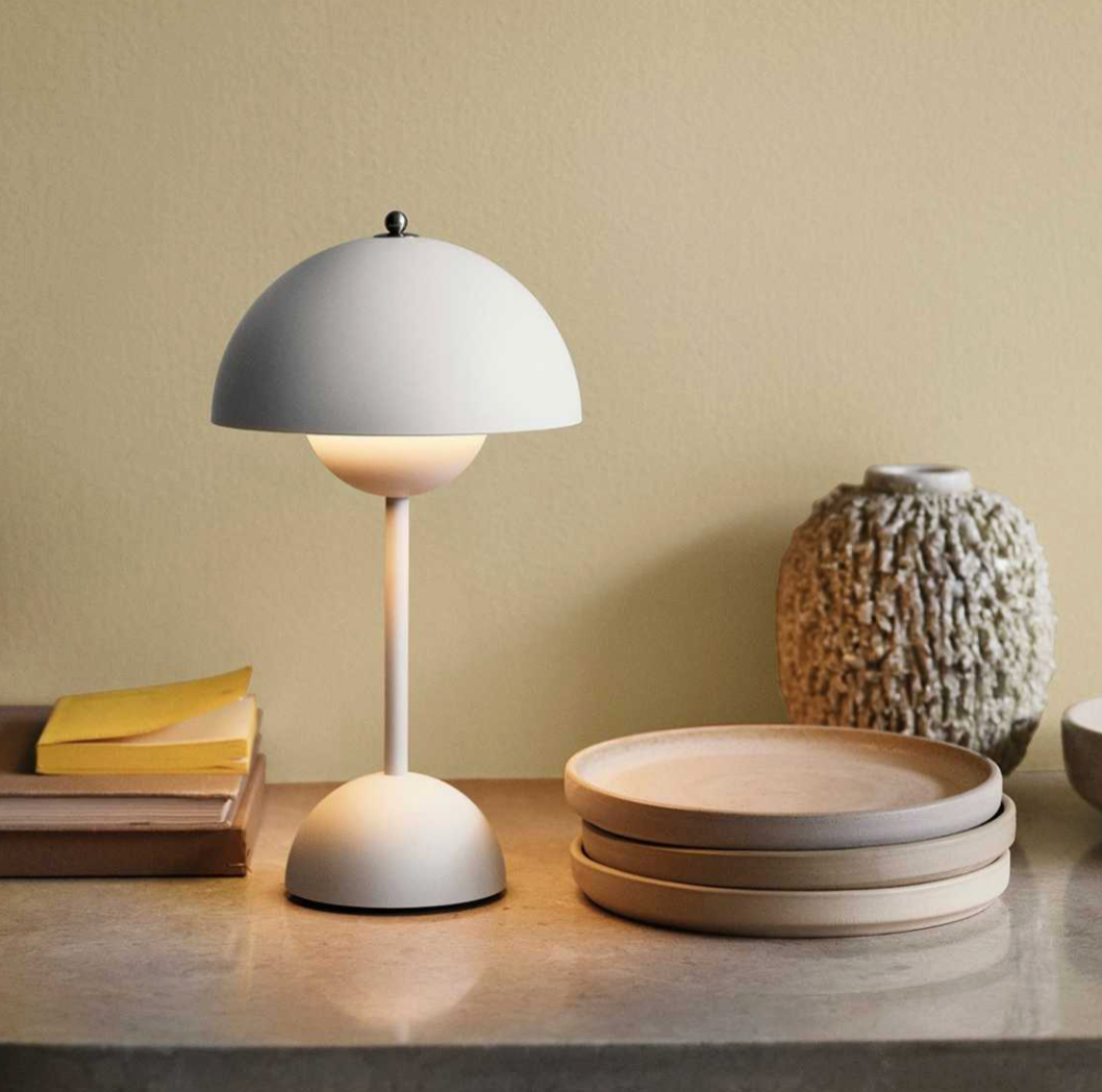 LunaLite - Trådlös Bordslampa med Retro Design och Dimmbar Touchfunktion