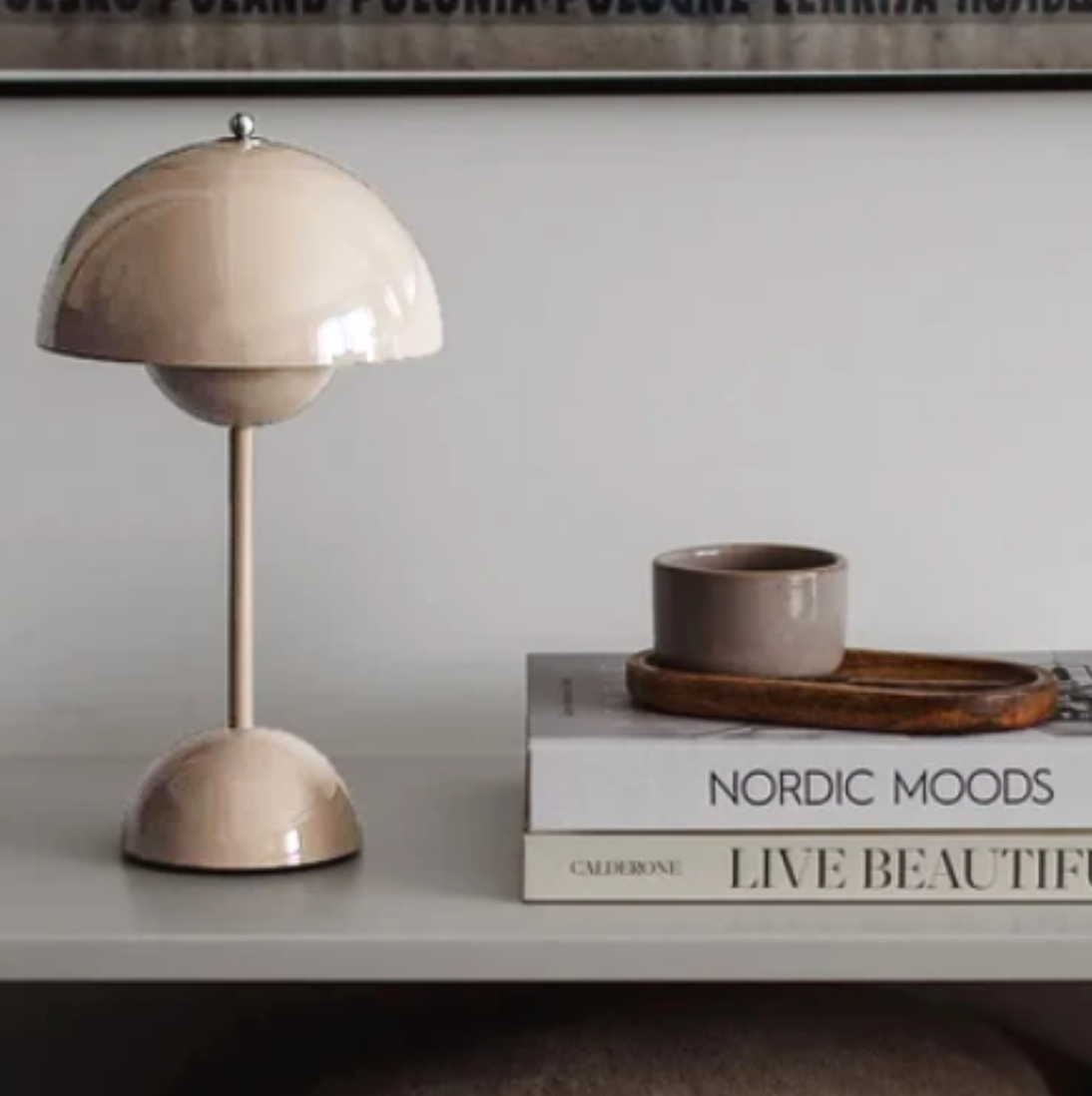 LunaLite - Trådlös Bordslampa med Retro Design och Dimmbar Touchfunktion