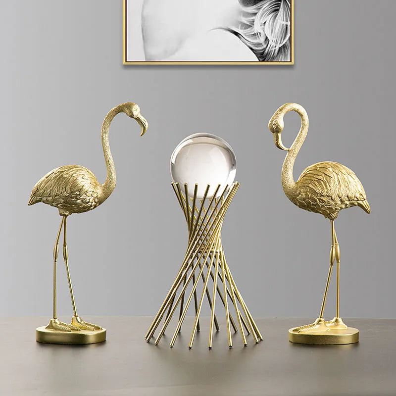 GoldenPlume - Elegant Flamingo Skulptur i Guld