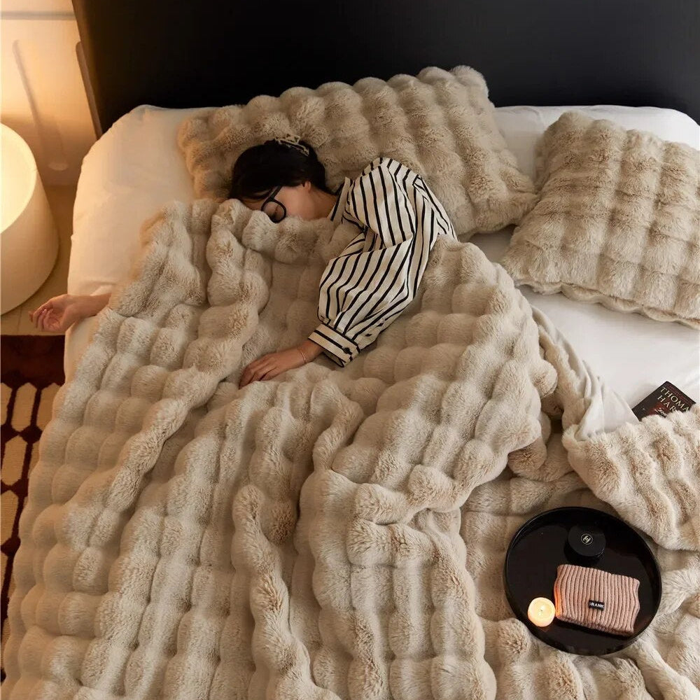 CozyNest - Mjuk Fleecepläd för Soffa och Säng, Året Runt Värme och Stil