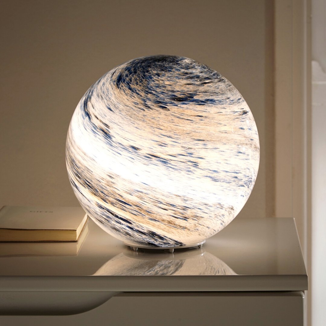LumaSphere - Elegant Glaskupol Månlampe med 16 Färger för Magisk Atmosfär