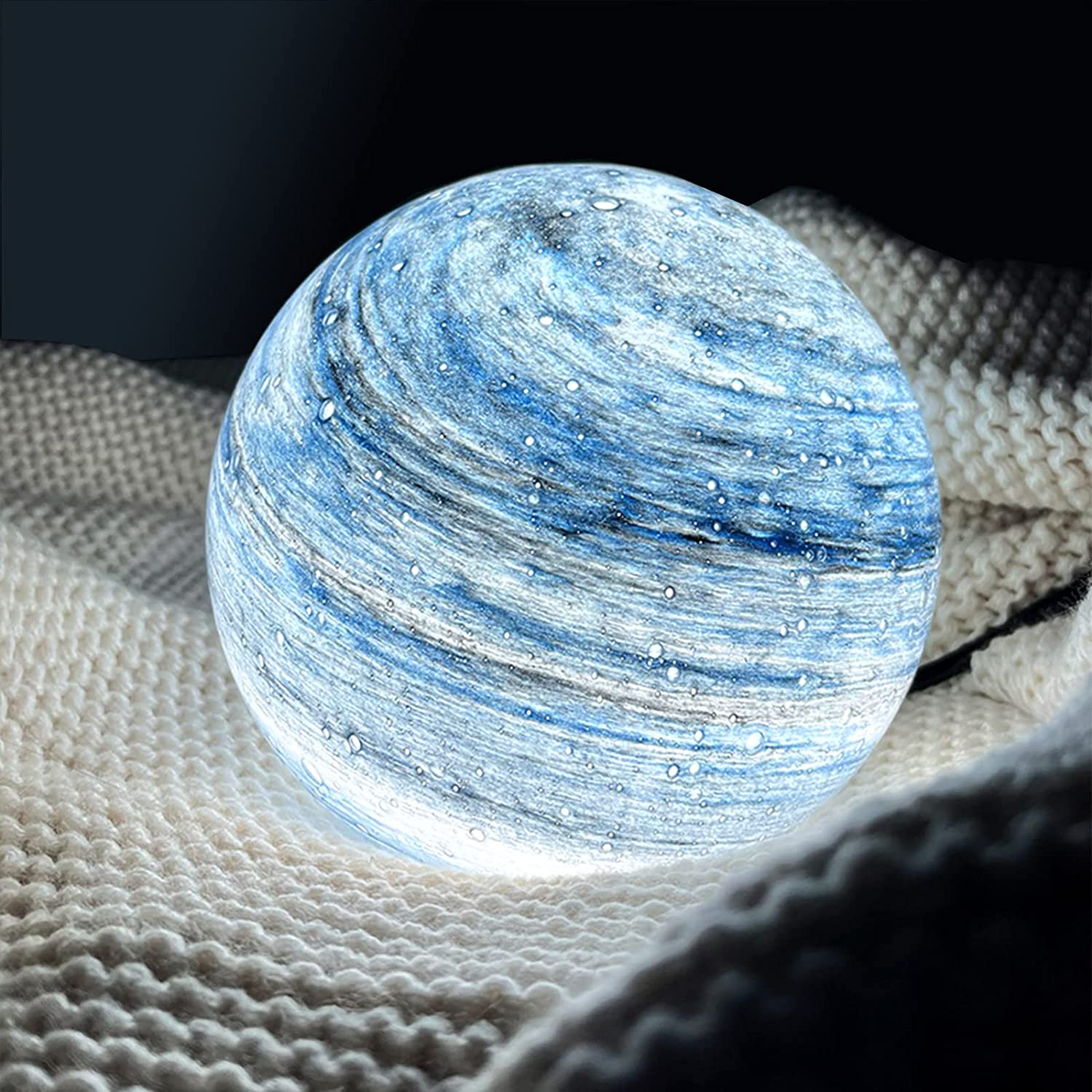 LumaSphere - Elegant Glaskupol Månlampe med 16 Färger för Magisk Atmosfär
