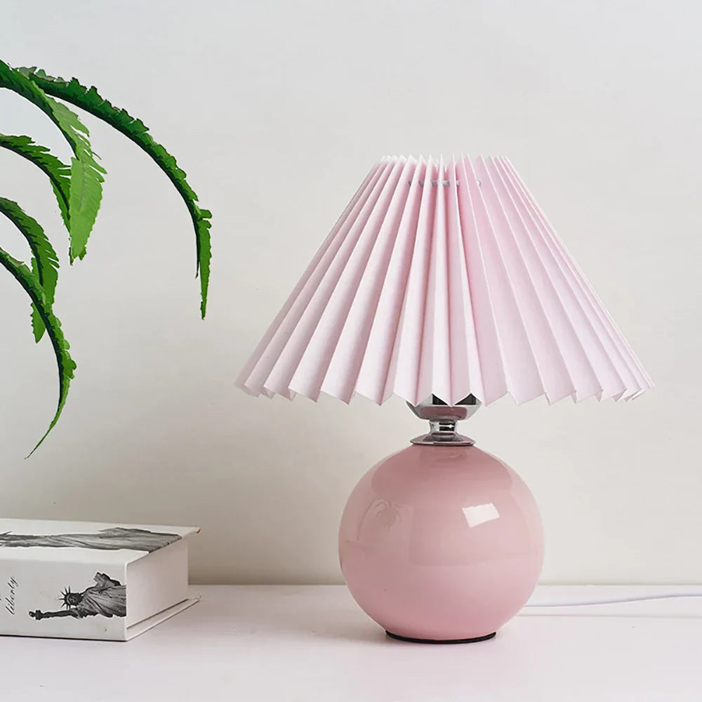 Lumara | Bordslampa – Vintage Design med Veckad Lampskärm för Mysig Belysning 1
