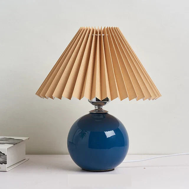 Lumara | Bordslampa – Vintage Design med Veckad Lampskärm för Mysig Belysning 2