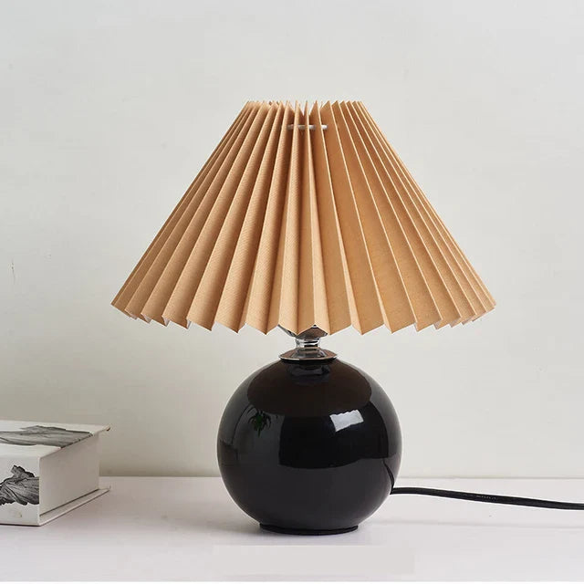 Lumara | Bordslampa – Vintage Design med Veckad Lampskärm för Mysig Belysning 6