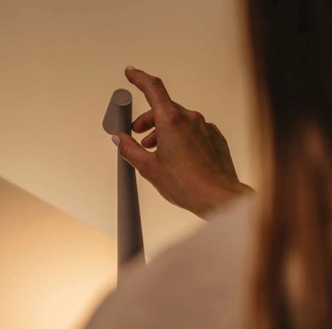 Luminara | Batteridriven Bordslampa – Minimalistisk Design med Touchfunktion 2