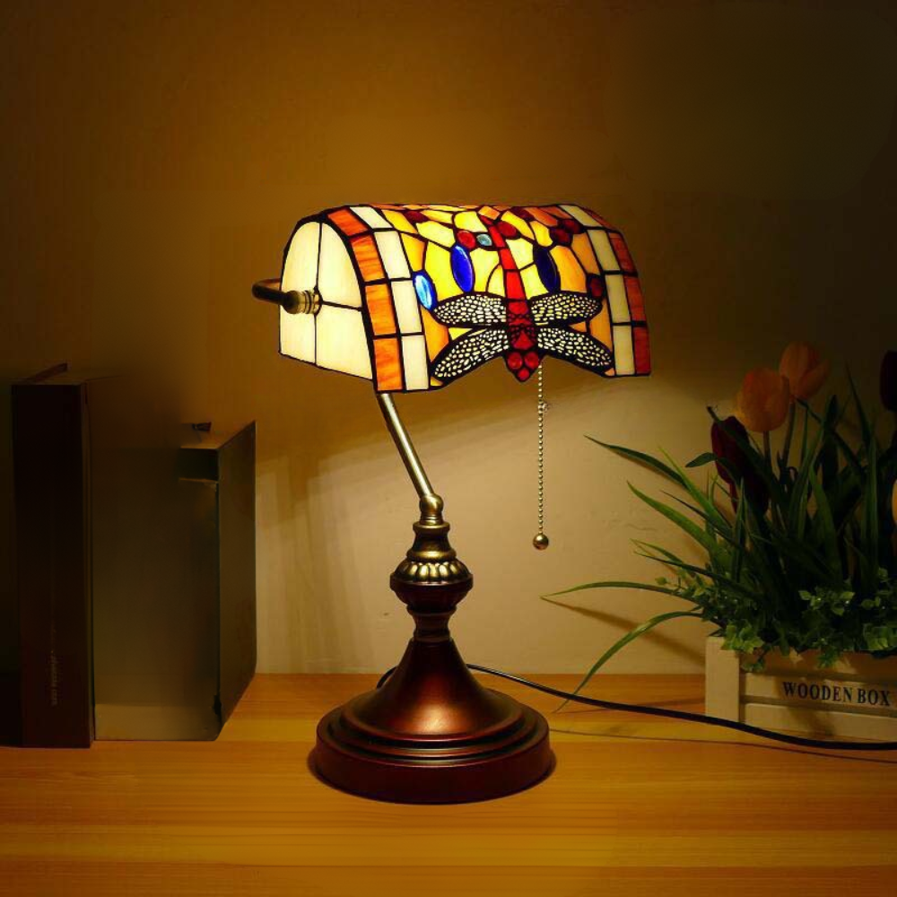 Luminara | Bordslampa – Handgjord med Fjärilsmönster för Elegant Belysning 1