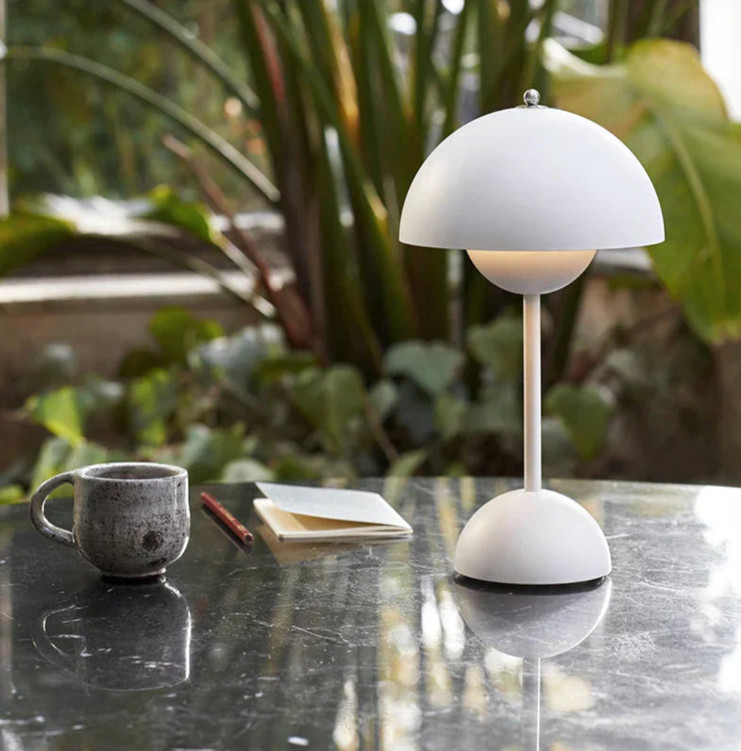 LunaLite - Trådlös Bordslampa med Retro Design och Dimmbar Touchfunktion